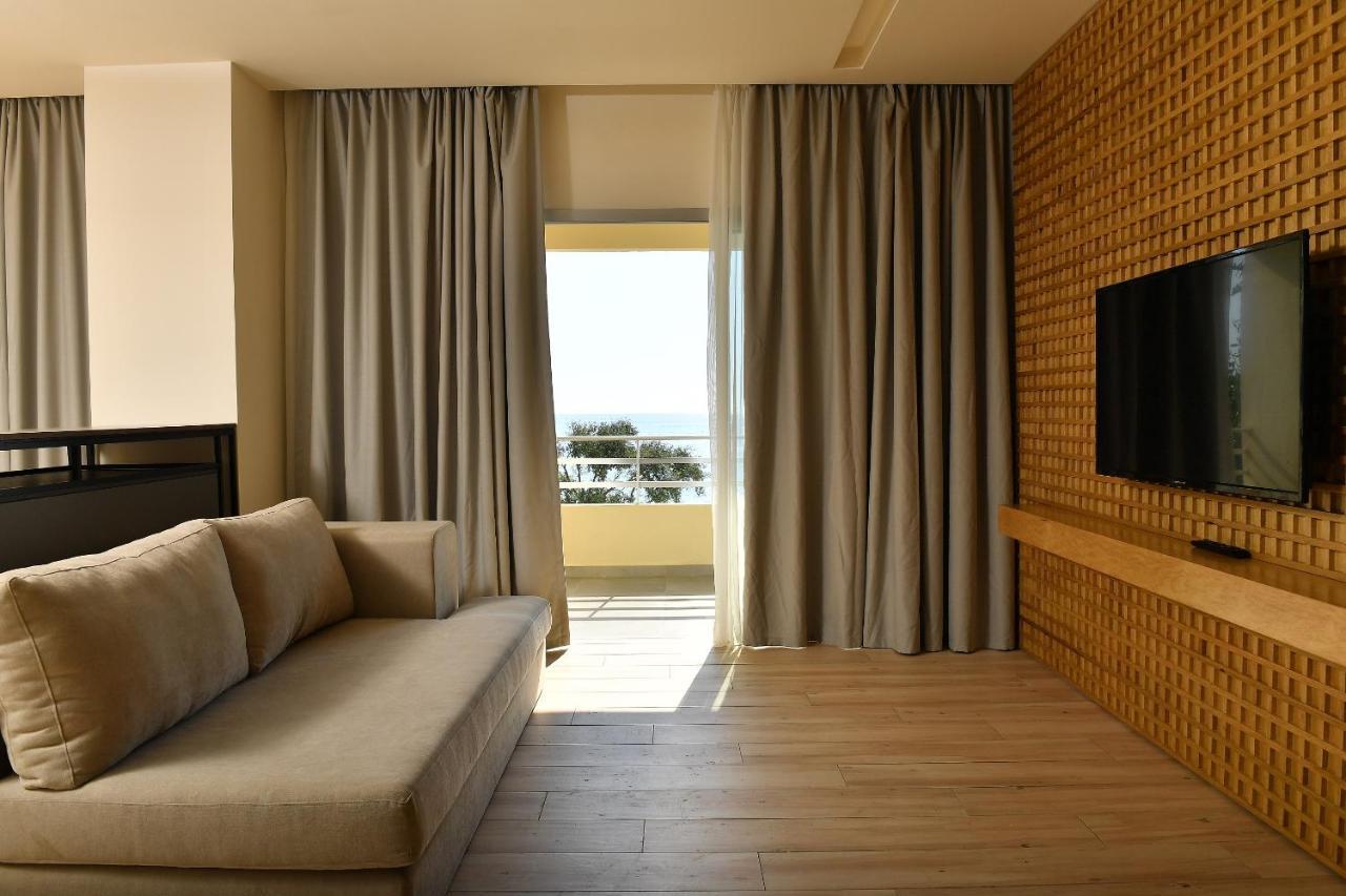 Ocean Blue Hotel & Resort -Jbeil Byblos Экстерьер фото